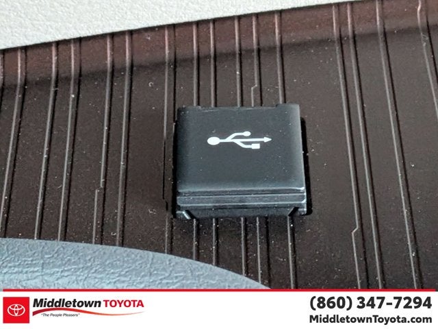 2023 Toyota Sienna LE