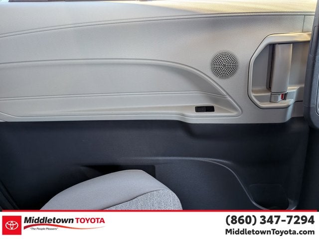 2023 Toyota Sienna LE