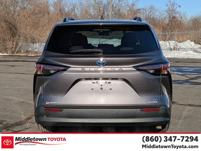 2023 Toyota Sienna LE