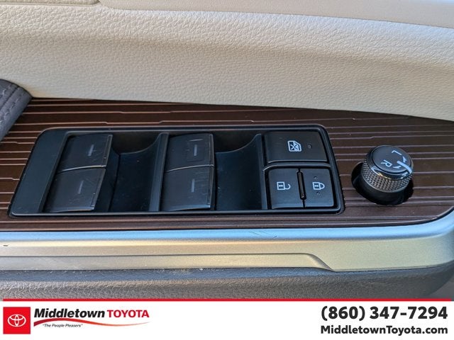 2024 Toyota Sienna LE