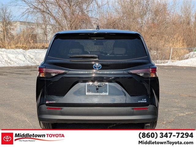 2024 Toyota Sienna LE
