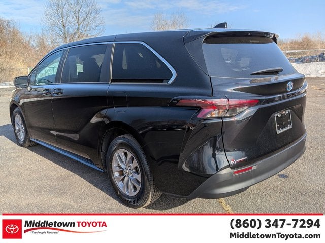 2024 Toyota Sienna LE