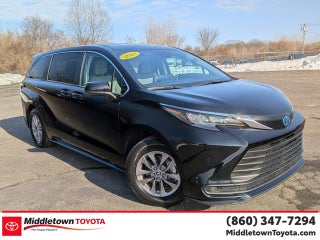 2024 Toyota Sienna LE