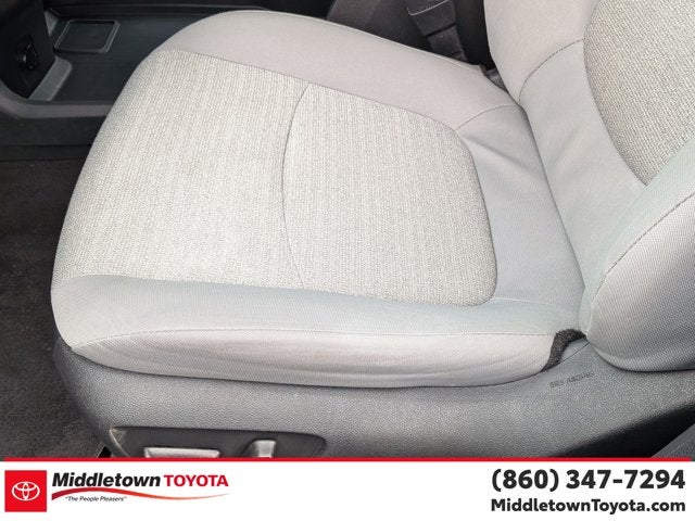 2025 Toyota Sienna LE