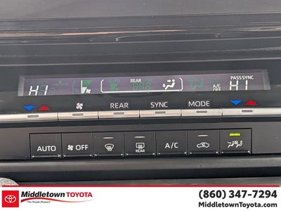 2025 Toyota Sienna LE