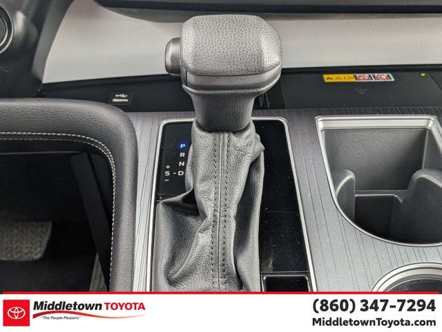 2025 Toyota Sienna LE