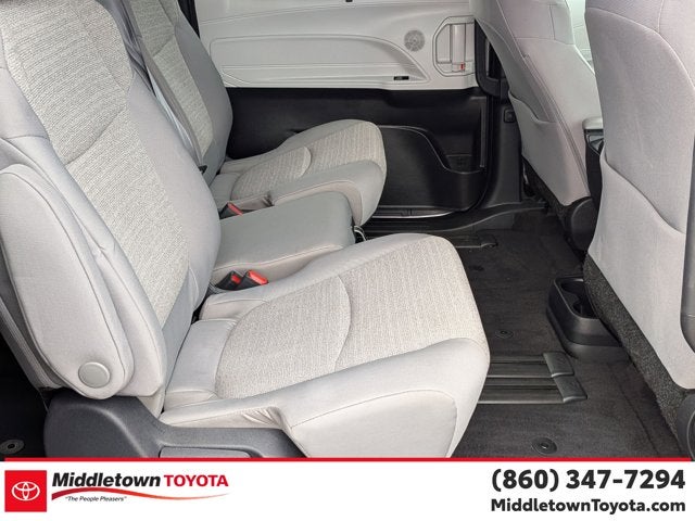 2025 Toyota Sienna LE