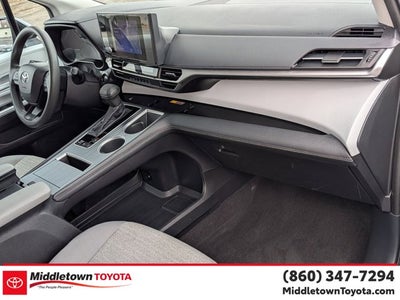 2025 Toyota Sienna LE