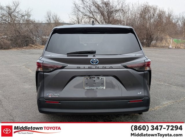 2025 Toyota Sienna LE