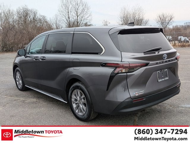2025 Toyota Sienna LE