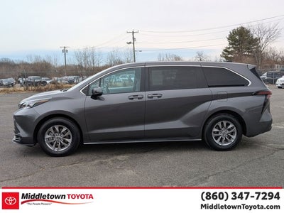 2025 Toyota Sienna LE