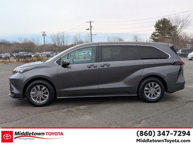 2025 Toyota Sienna LE