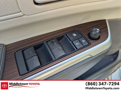 2022 Toyota Sienna LE