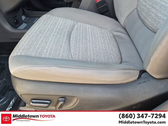 2022 Toyota Sienna LE