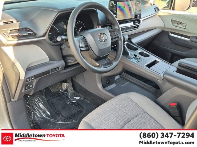 2022 Toyota Sienna LE