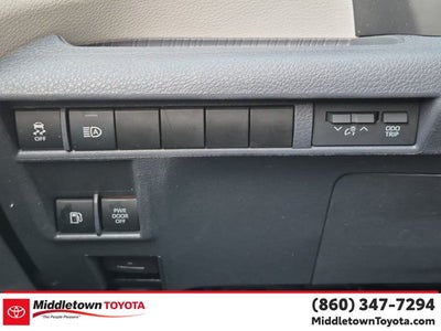 2022 Toyota Sienna LE