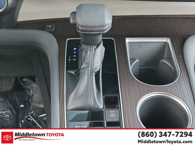 2022 Toyota Sienna LE