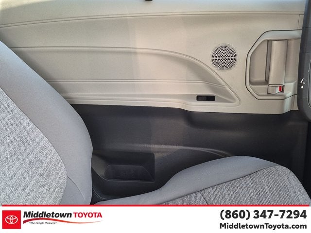 2022 Toyota Sienna LE