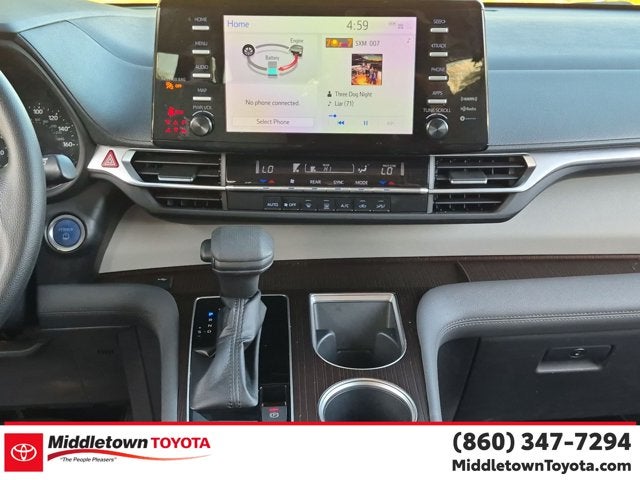 2022 Toyota Sienna LE