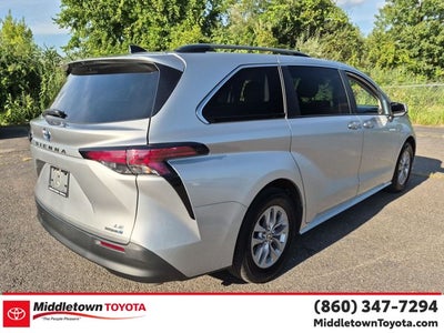 2022 Toyota Sienna LE