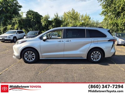 2022 Toyota Sienna LE