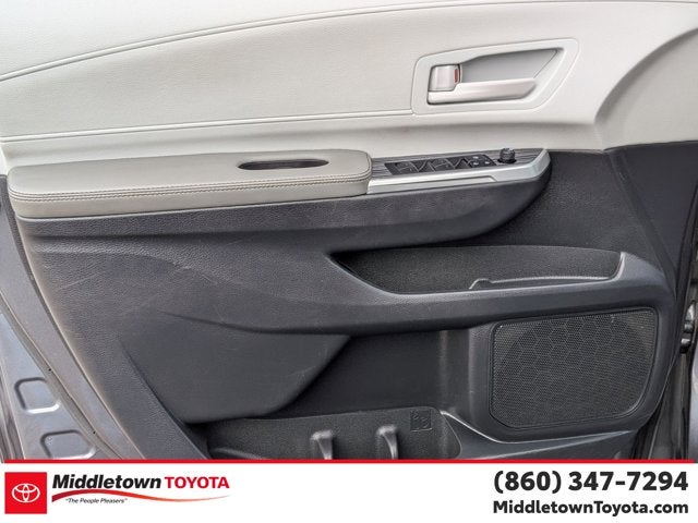 2025 Toyota Sienna LE
