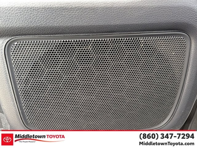 2025 Toyota Sienna LE