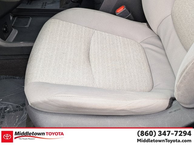 2025 Toyota Sienna LE