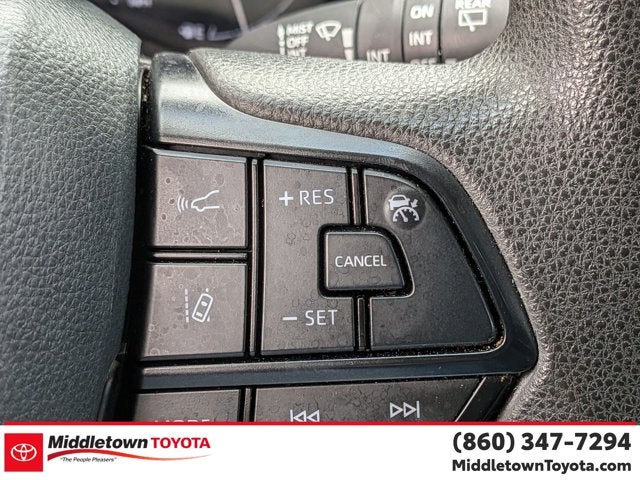 2025 Toyota Sienna LE