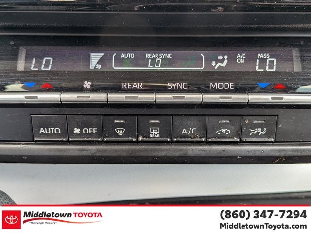 2025 Toyota Sienna LE