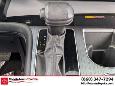 2025 Toyota Sienna LE