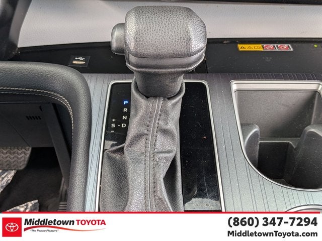2025 Toyota Sienna LE