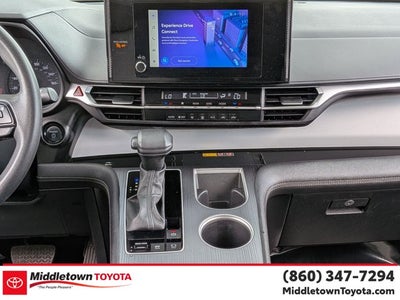 2025 Toyota Sienna LE