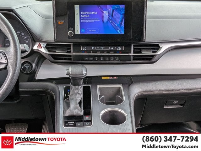 2025 Toyota Sienna LE