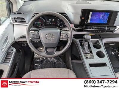 2025 Toyota Sienna LE