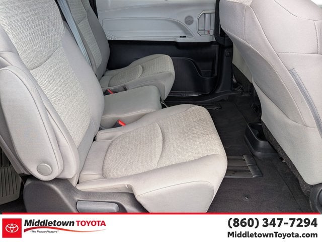 2025 Toyota Sienna LE