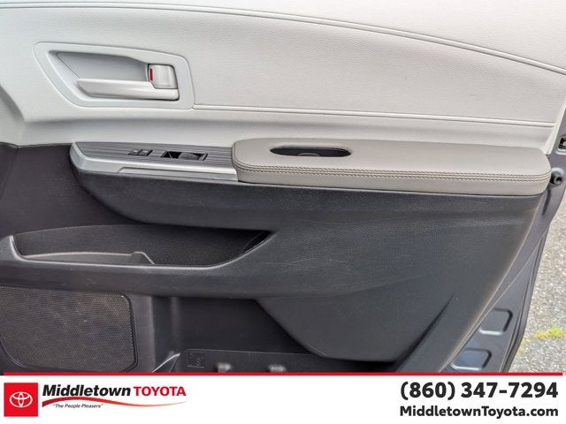 2025 Toyota Sienna LE