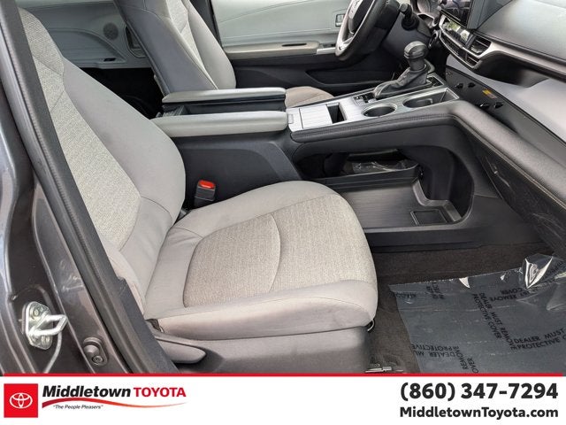 2025 Toyota Sienna LE