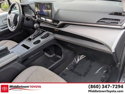 2025 Toyota Sienna LE