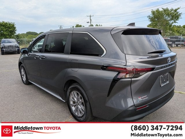 2025 Toyota Sienna LE