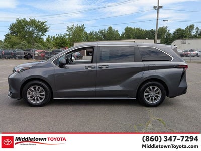 2025 Toyota Sienna LE