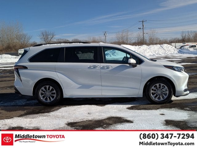 2024 Toyota Sienna XLE