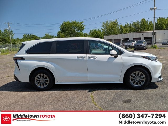 2024 Toyota Sienna XLE