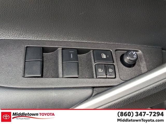 2025 Toyota Corolla Cross XLE