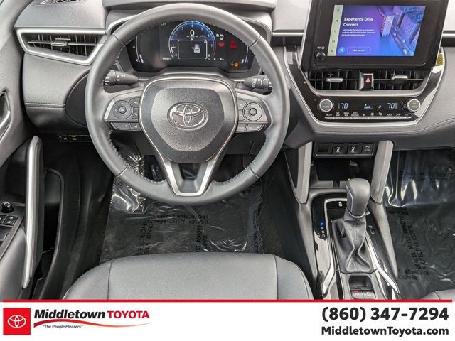 2025 Toyota Corolla Cross XLE