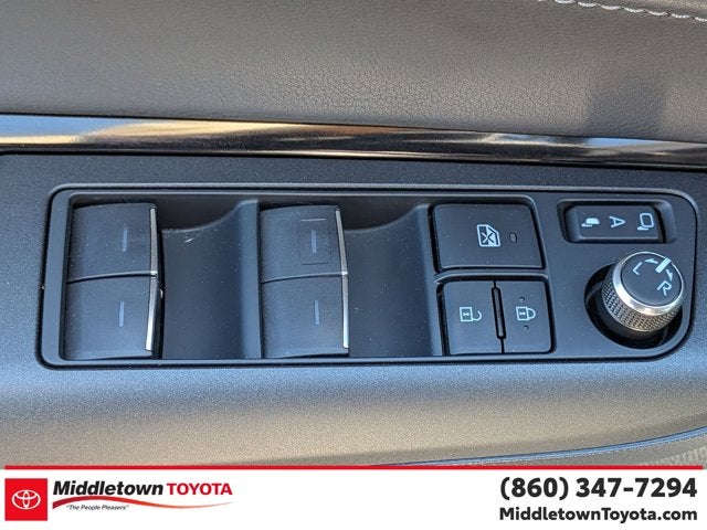 2024 Toyota Venza LE