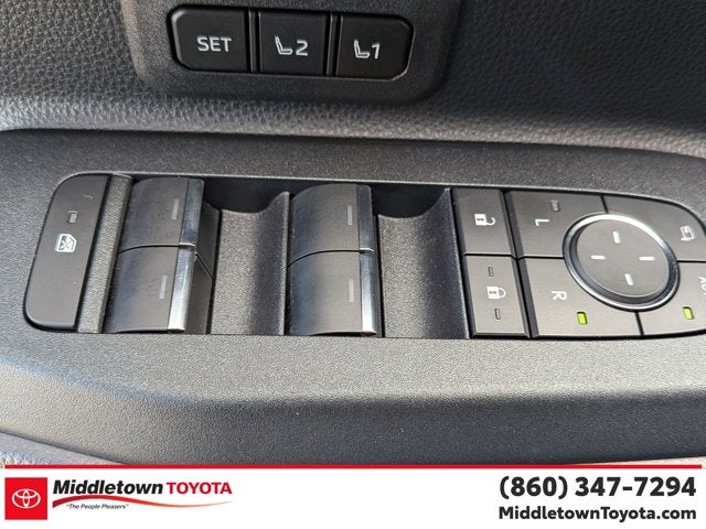 2025 Toyota Land Cruiser Premium